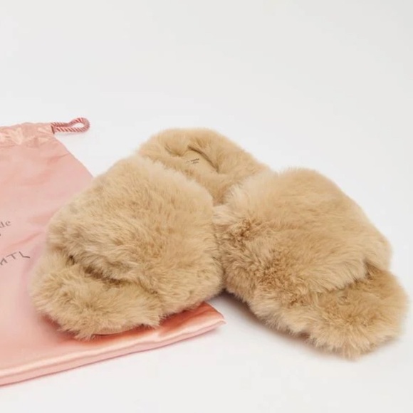 White BSS x KGMTL Fuzzy Slippers - Picture 10 of 12